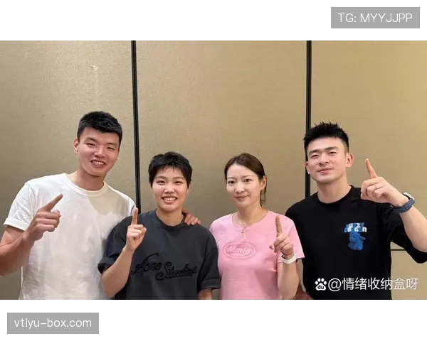 郑思维训练像开外挂,逛街像办展览,普通人只能把银行卡藏起来 郑思维训练像开外挂,逛街像办展览,普通人只能把银行卡藏起来